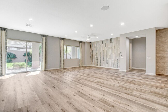 Building Photo - Bermuda & Pyle