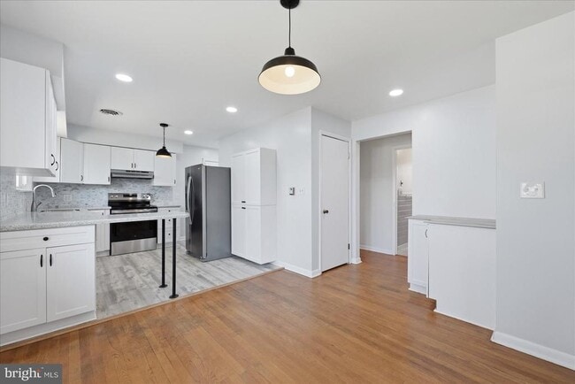 Building Photo - 210 Stafford Dr