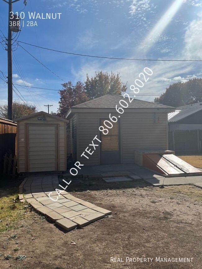 Building Photo - 310 Walnut-