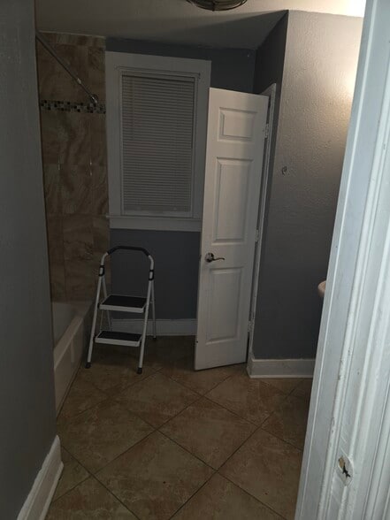 Building Photo - 2435 N 15th St