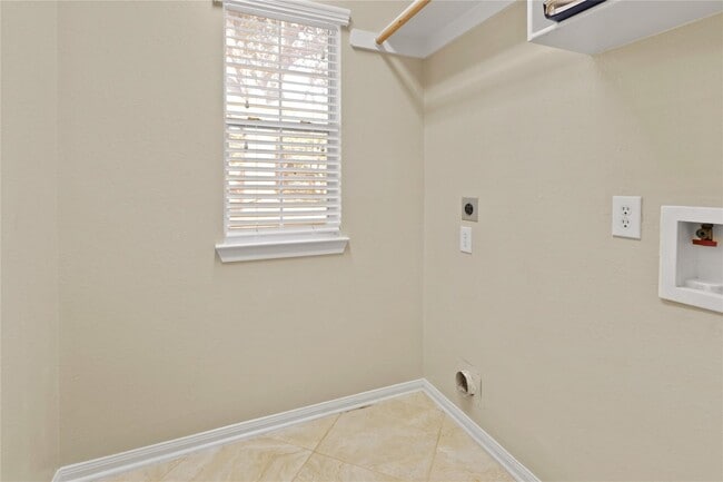 Building Photo - 10311 Sawyers Crossing Ln