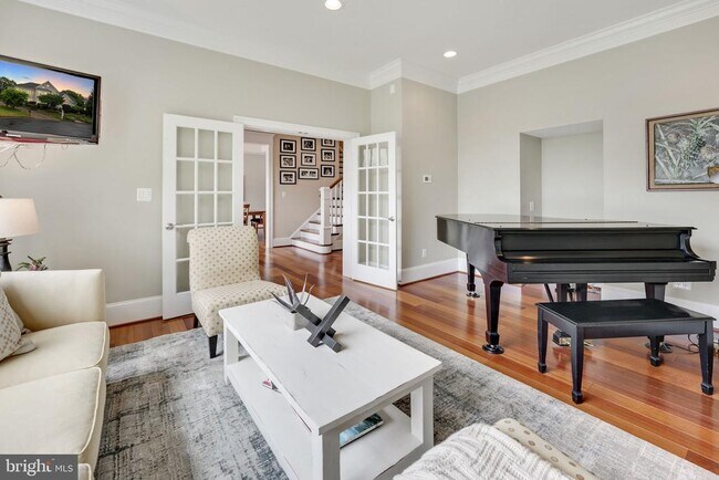 Building Photo - 2233 Van Buren Ct