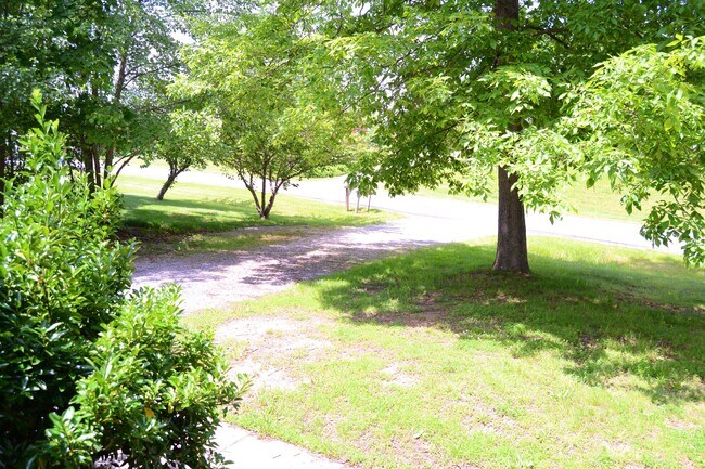 Building Photo - 279 Poe Dr