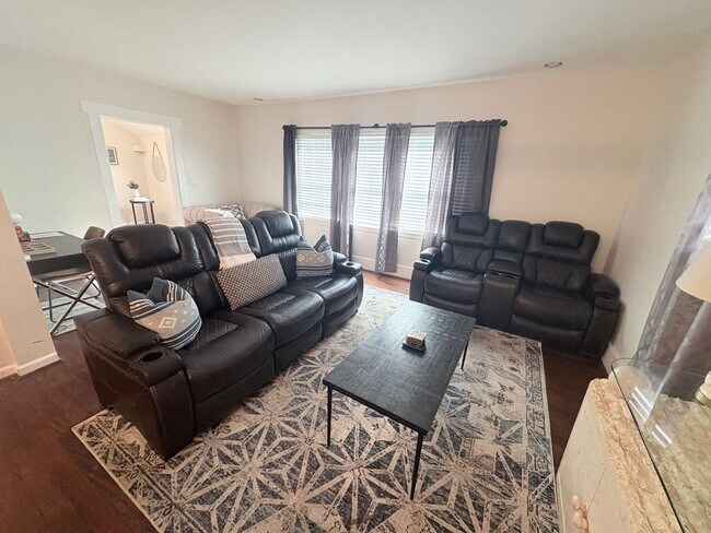 Building Photo - Charming 3BR House in Birmingham