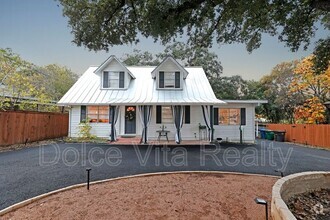 Building Photo - 335 Rainbow Dr