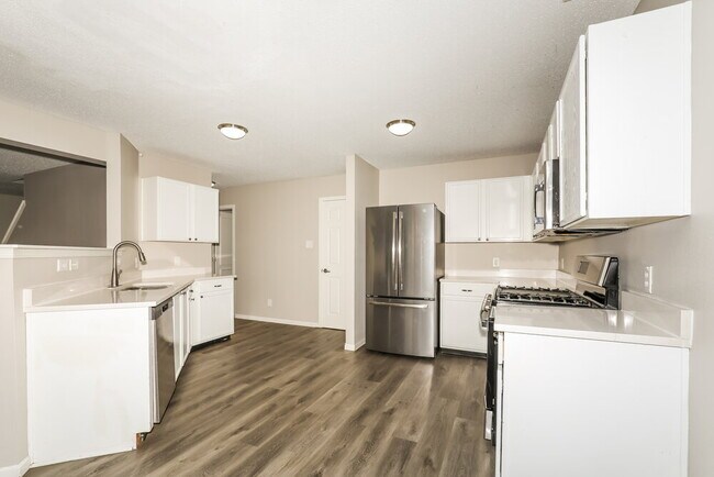 Building Photo - 8117 Retreat Ln