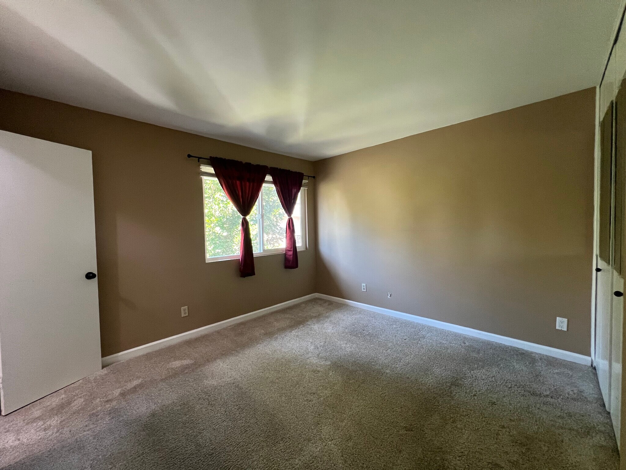 Building Photo - 2516 Wanek Rd