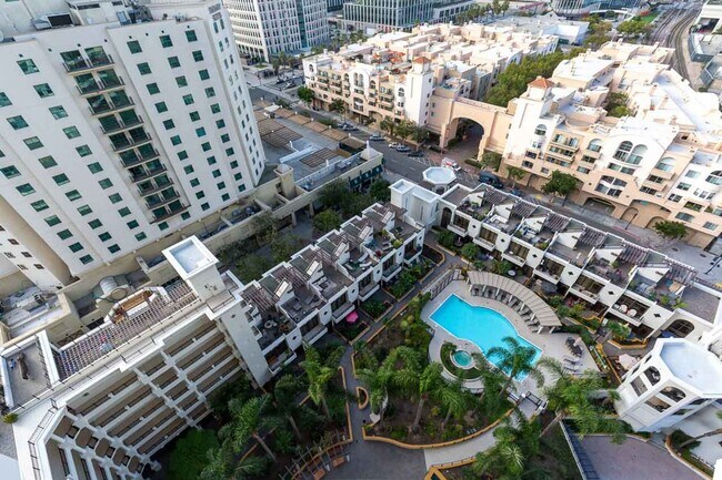 Building Photo - Bay View Condo at Park Place in Downtown San Diego