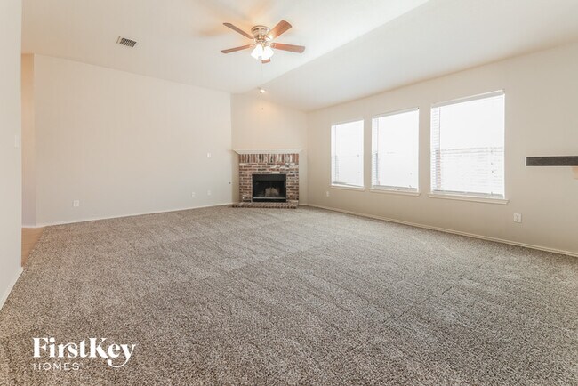 Building Photo - 2064 Fairview Dr