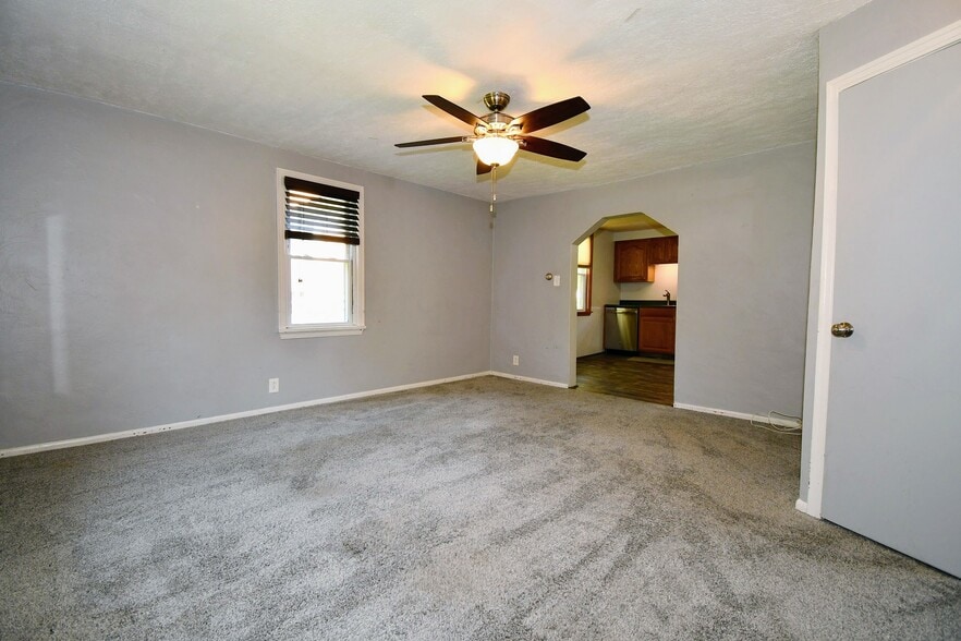 Building Photo - 1023 Joseph St