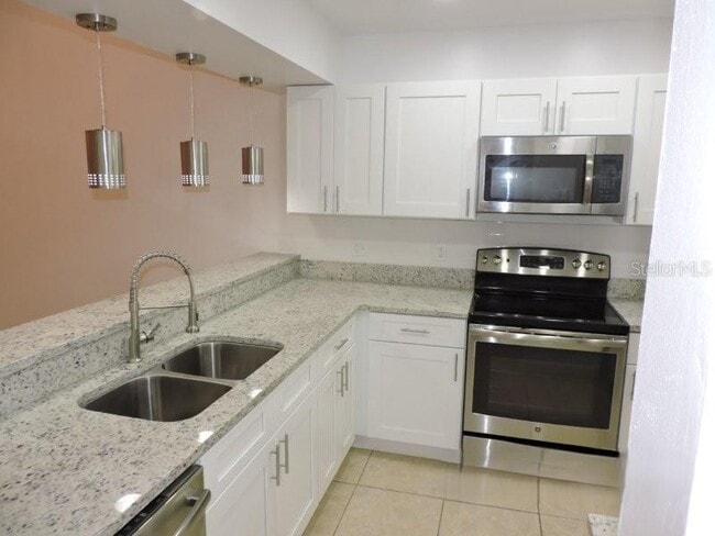 Building Photo - 8238 Sandpoint Blvd