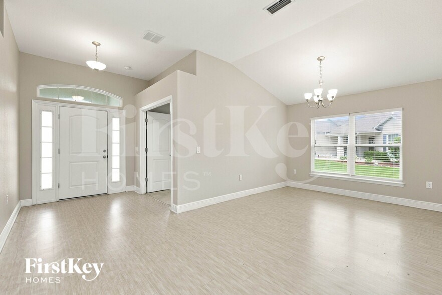 Building Photo - 446 Xingu Ct