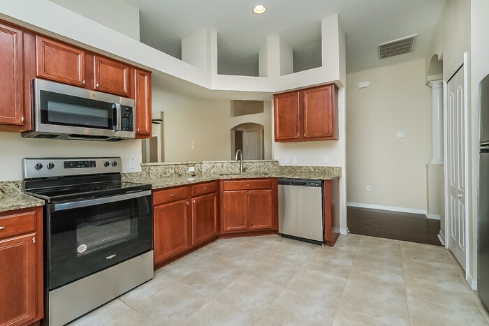 Building Photo - 18254 Cypress Bay Pkwy
