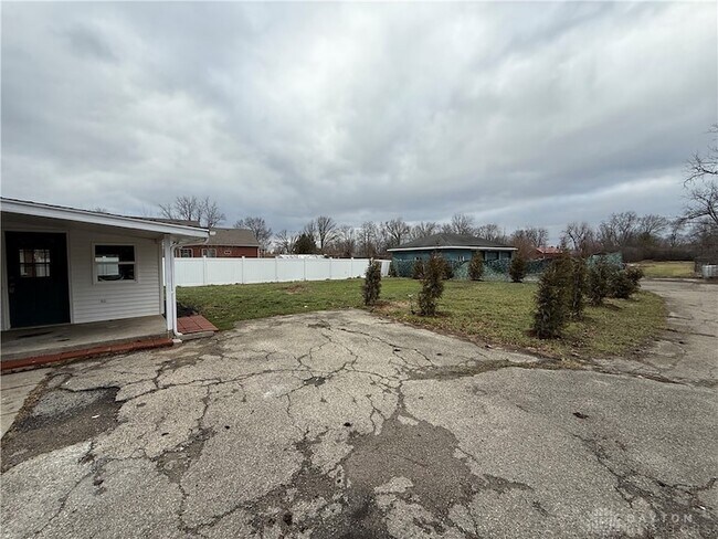 Building Photo - 3641 Maxton Rd