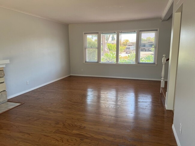 Building Photo - Spacious 2-Story Home in Kellogg School Di...