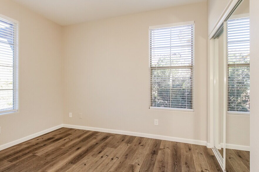 Building Photo - 29751 N 121st Dr