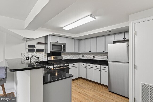 Building Photo - 1461A N Van Dorn St