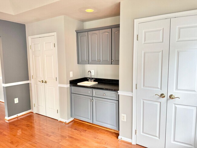 Building Photo - GORGEOUS FORMER MODEL HOME - MINUTES TO QUANTICO