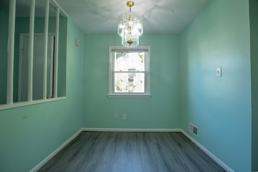 Building Photo - 5703 Kennedy St