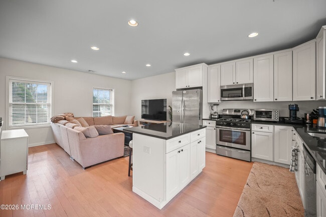 Building Photo - 5 Cortland Rd