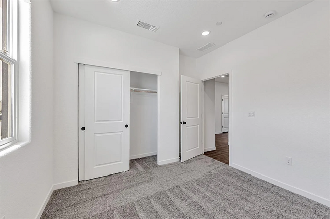 Building Photo - 2055 Brown St