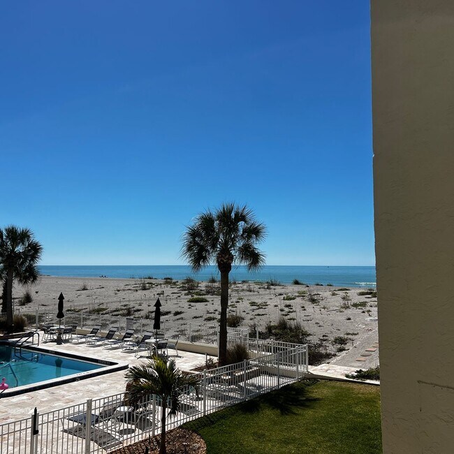 Building Photo - 2BD/2BA on the Gulf of Mexico!