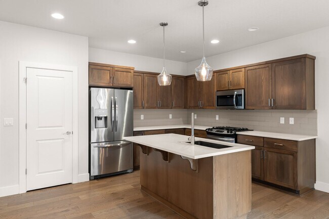Building Photo - Beautiful 4 Bedroom, 2.5 Bath Home for Rent in Annand Heights, Tigard, OR