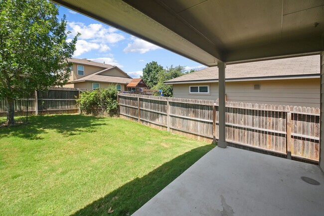 Building Photo - 4 Bedroom/2.5 Bath Tausch Farm Subdivision