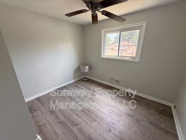Building Photo - 991 Sherbrook Cir