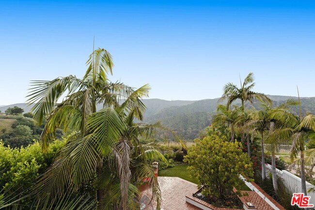 Building Photo - 2305 Canyonback Rd