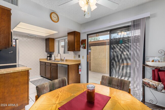Building Photo - 16336 E Palisades Blvd