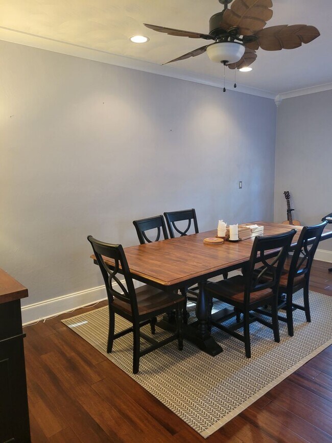 Building Photo - 4BR / 4BA Single-Family Home Near Norfolk ...