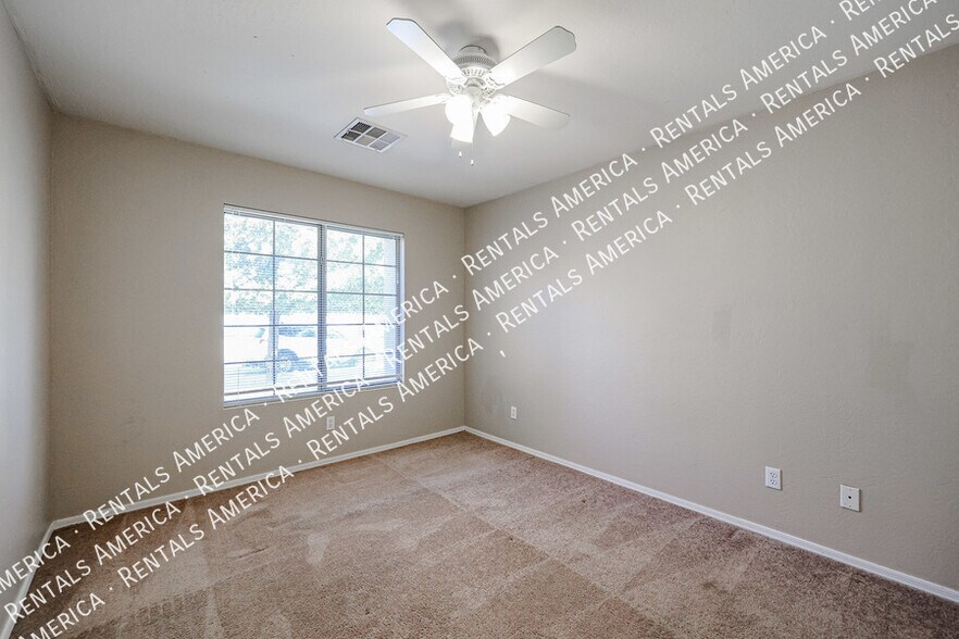 Building Photo - 6817 E Quiet Retreat