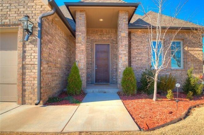 Building Photo - Amazing- Transitional Style Home with Custom Finishes w/ Community Pool- Gated- Edmond Schools