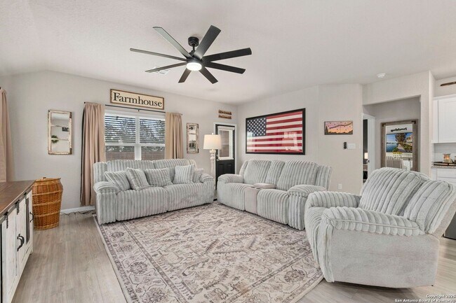 Building Photo - BEAUTIFUL 4-BEDROOM, SINGLE-STORY HOME IN RHINE VALLEY
