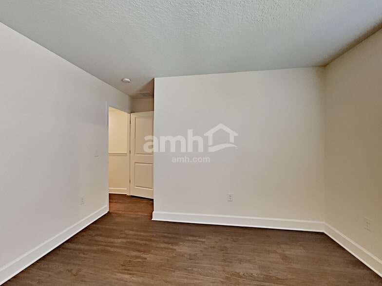Building Photo - 4510 Birdsong Dr
