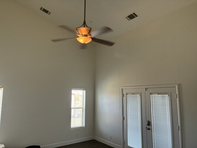 Building Photo - 3080 Lindero St