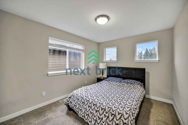 Building Photo - Stunning 4-Bedroom, 3-Bathroom East-Facing Cul-De-Sac Home in Laterra Estates