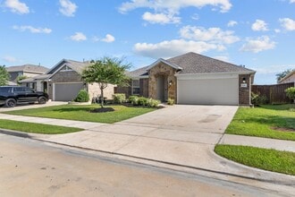 Building Photo - 2218 Levant Ln