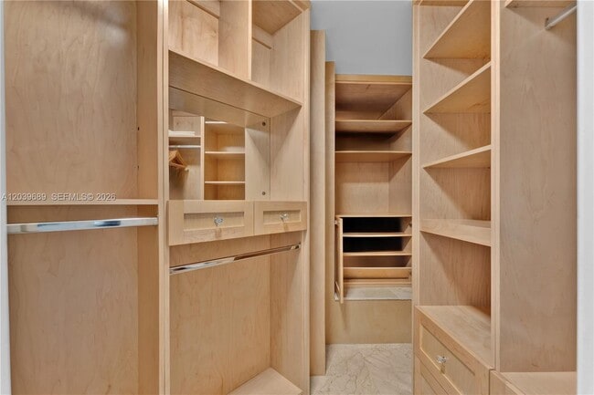 Building Photo - 2244 Fisher Island Dr