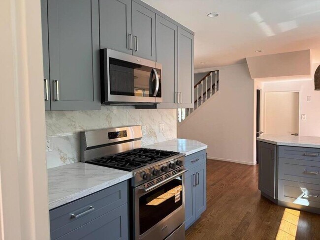 Building Photo - 1508 Davis Dr