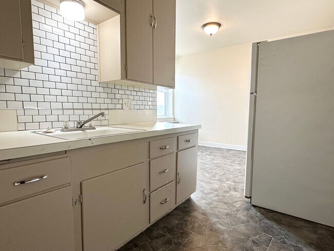 Building Photo - 2016 Marshall St