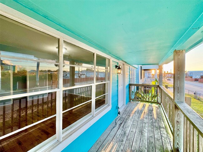 Building Photo - 6203 Heards Ln