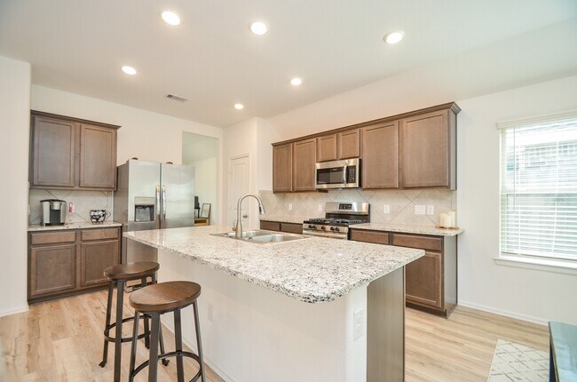 Building Photo - 1105 Breech Dr