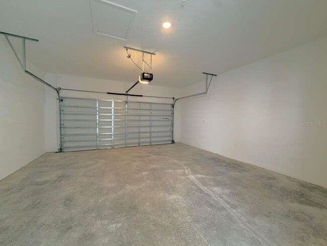 Building Photo - 1866 Falconhurst Ln