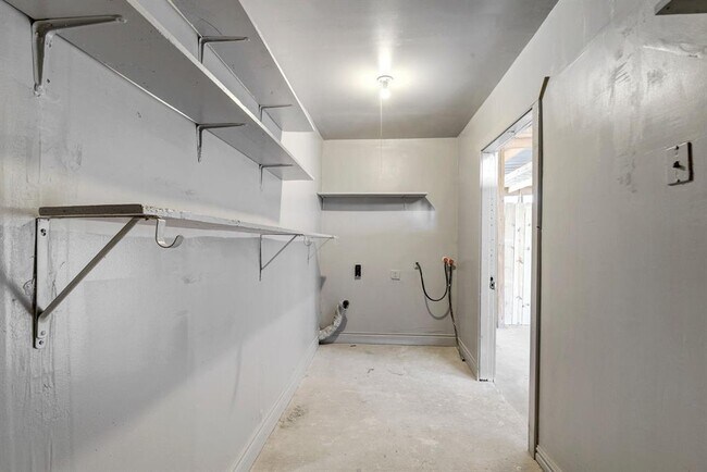 Building Photo - 128 Goodson Dr