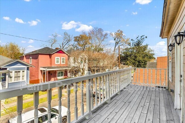 Building Photo - 513 E 33rd St