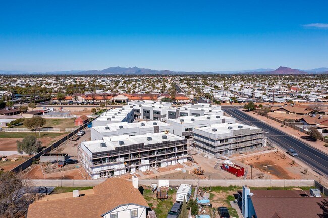 Building Photo - 432 S 32nd St