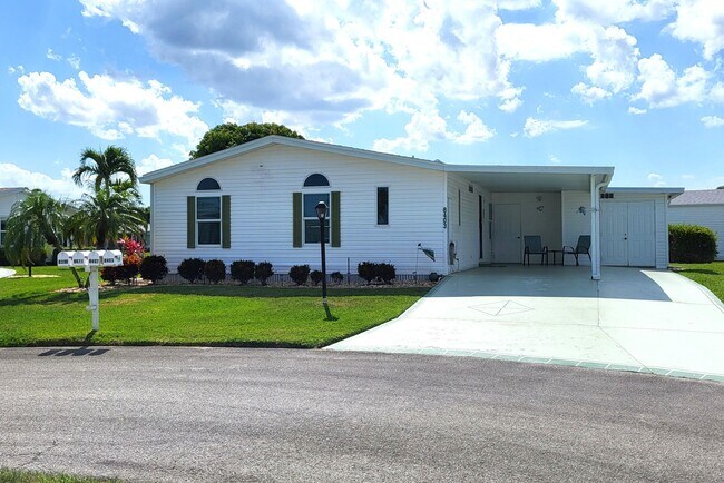 Building Photo - 8403 Delphinium Ct