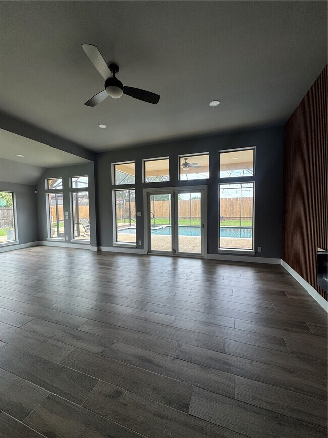 Building Photo - 6330 Bear Creek Court